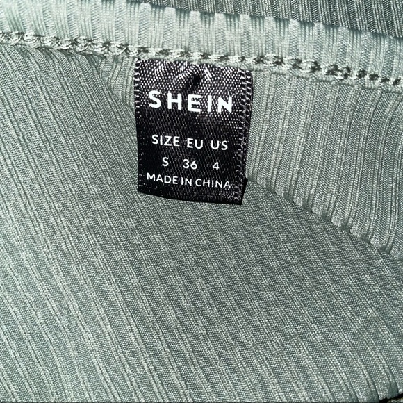 SHEIN CROP CAMI TOPSMALL - Picture 3 of 4